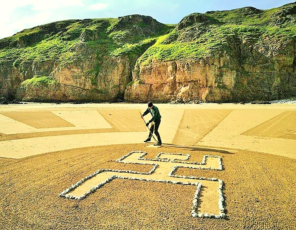Sand 46 (Man in the Maze)
